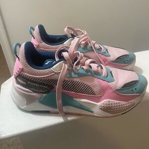 Girls Puma RS-X running shoe. Gently used. Only worn once.